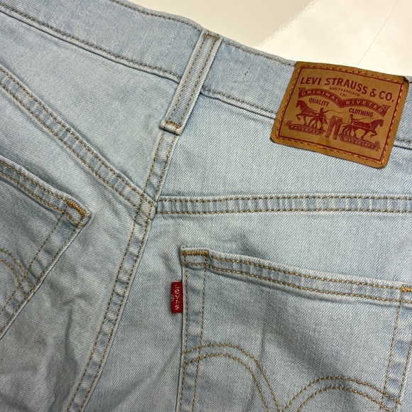 Levi’s Light Blue High Waisted Taper Denim Jeans, Sz 24 (W24 x L27) - Picture 8 of 11